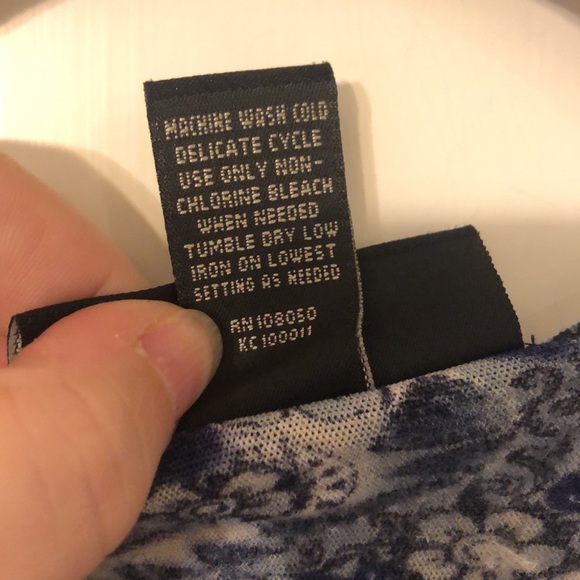 Lane Bryant Venezia blue paisley top, size 18/20 - Picture 3 of 6